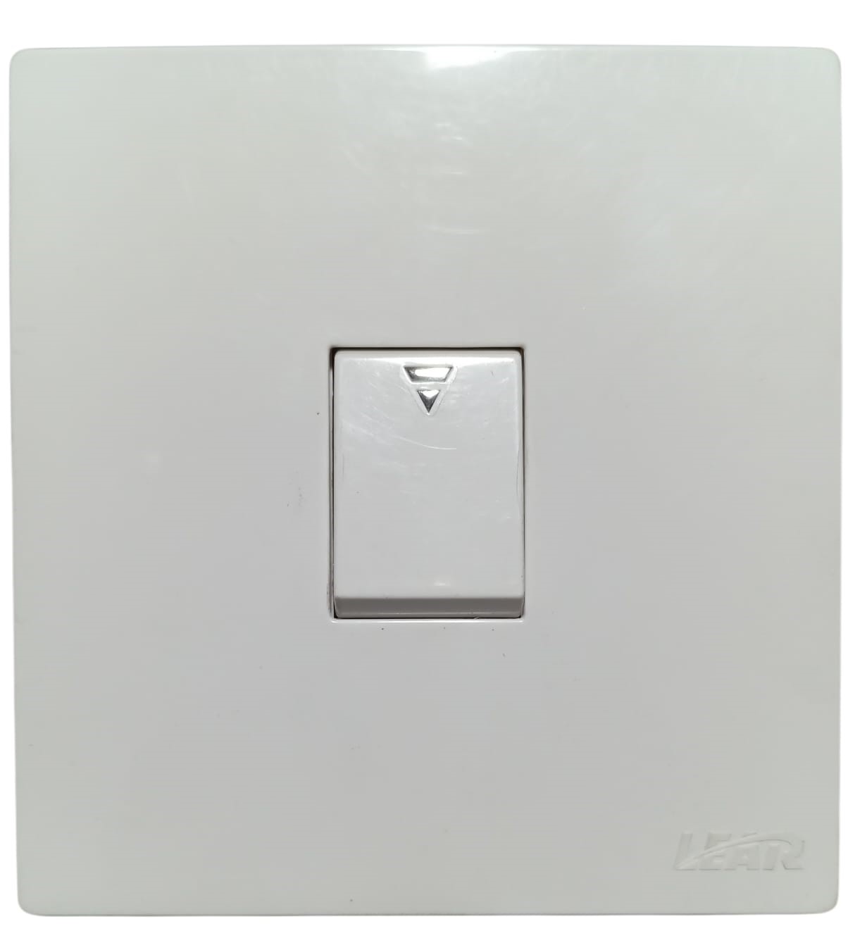 Lear white 1 gang front Lear Super White One Gang Switch - Image 1