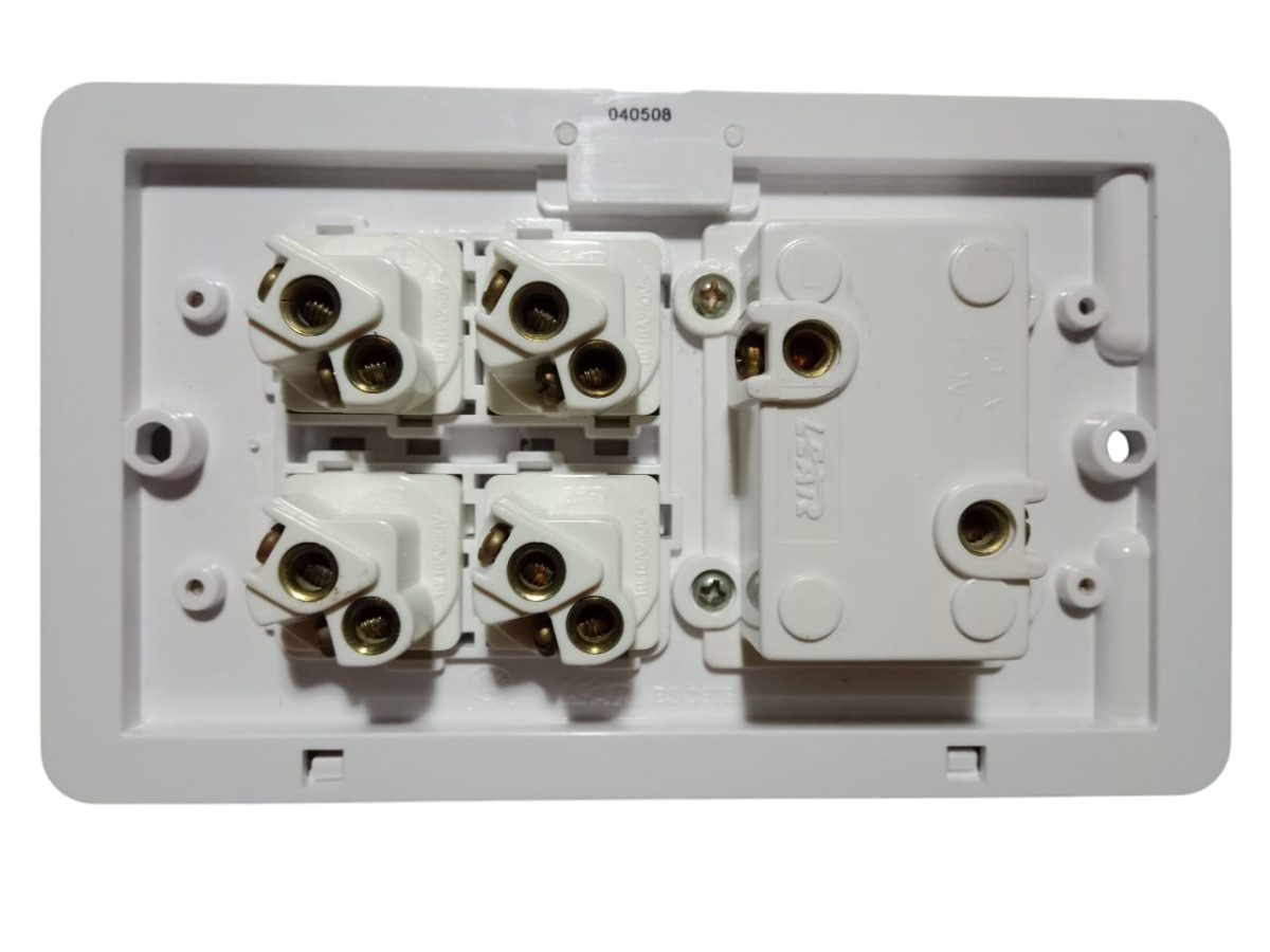 Lear Rainbow 4-Switch + 2-Socket - Image 2