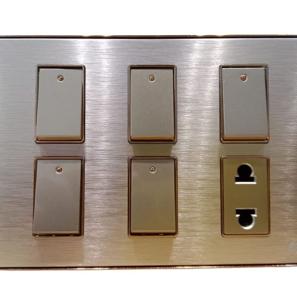 Eva Royal 5-Switch + 1-Socket