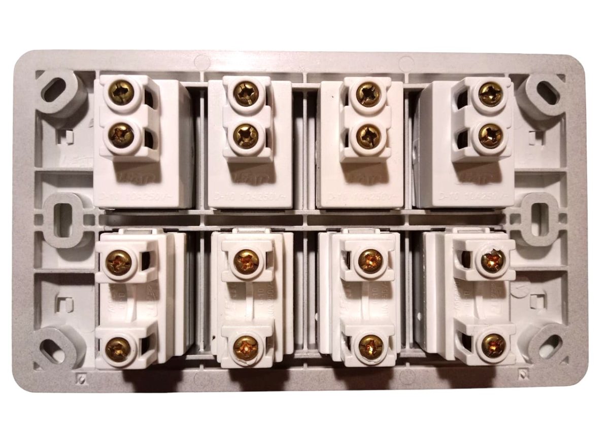 Lear Blesso Multi Colour 4-Switch + 4-Socket - Image 2