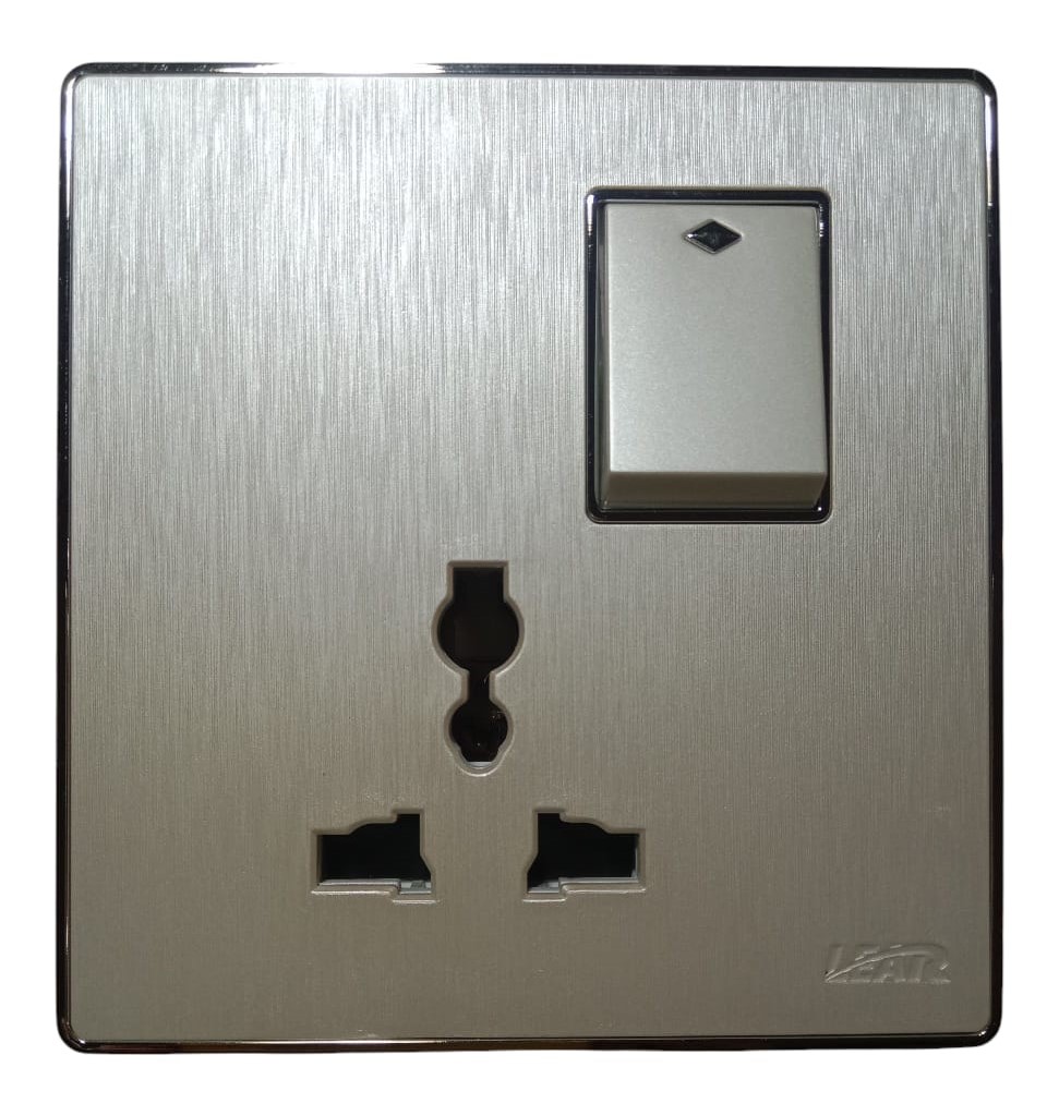 LEAR-DELUX-MULTI-SOCKET-FRONT Lear Deluxe Universal Light Plug 5 IN 1 - Image 23