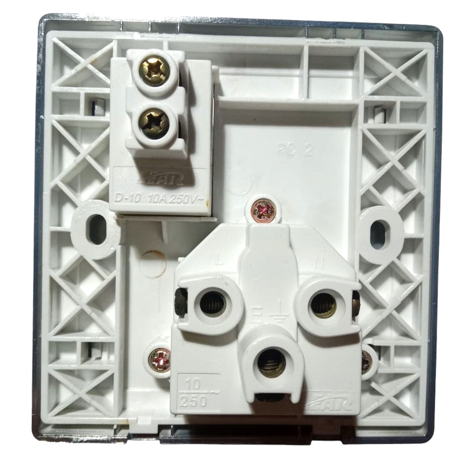 LEAR-DELUX-MULTI-SOCKET Lear Deluxe Universal Light Plug 5 IN 1 - Image 24