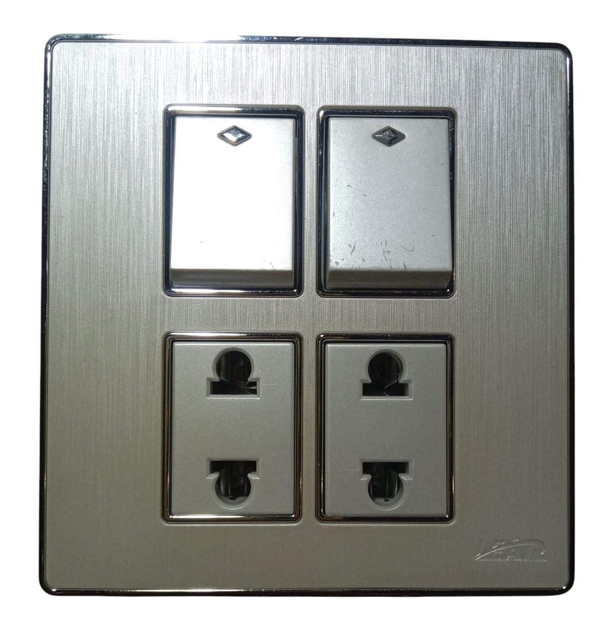 LEAR-DELUXE-22-FRONT-2 Lear Deluxe Universal Light Plug 5 IN 1 - Image 34