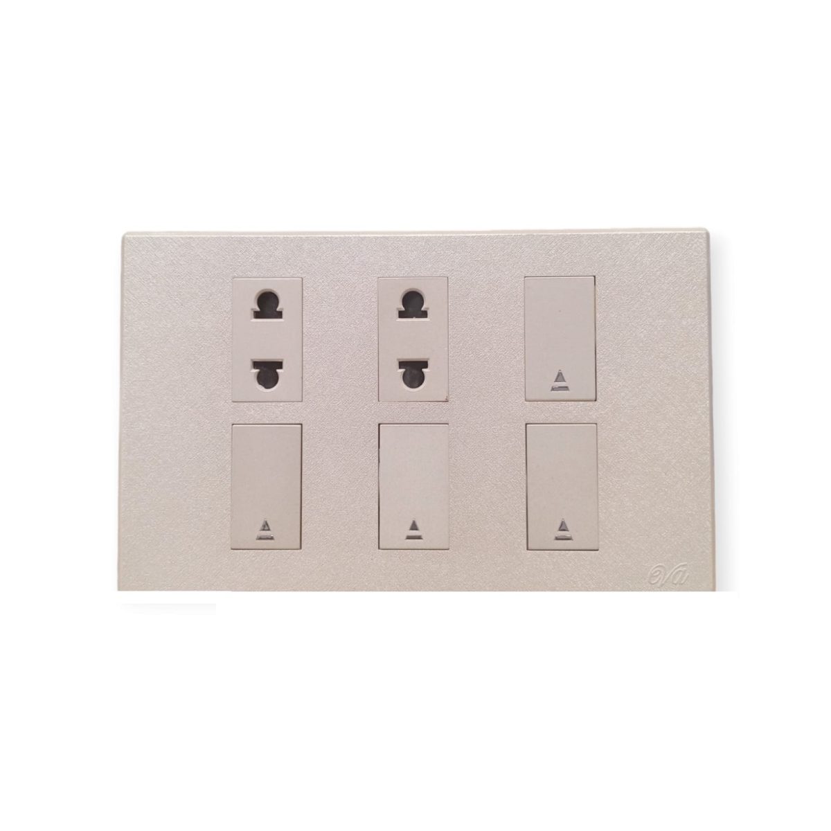 Eva Glamor 4-Switch + 2-Socket - Image 1
