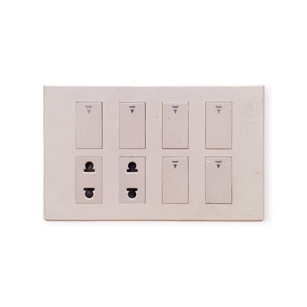 Eva Glamor 6-Switch + 2-Socket - Image 1
