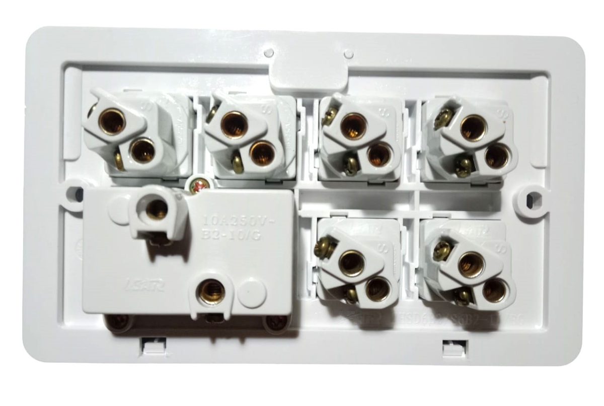 Lear Rainbow 6-Switch + 2-Socket - Image 2